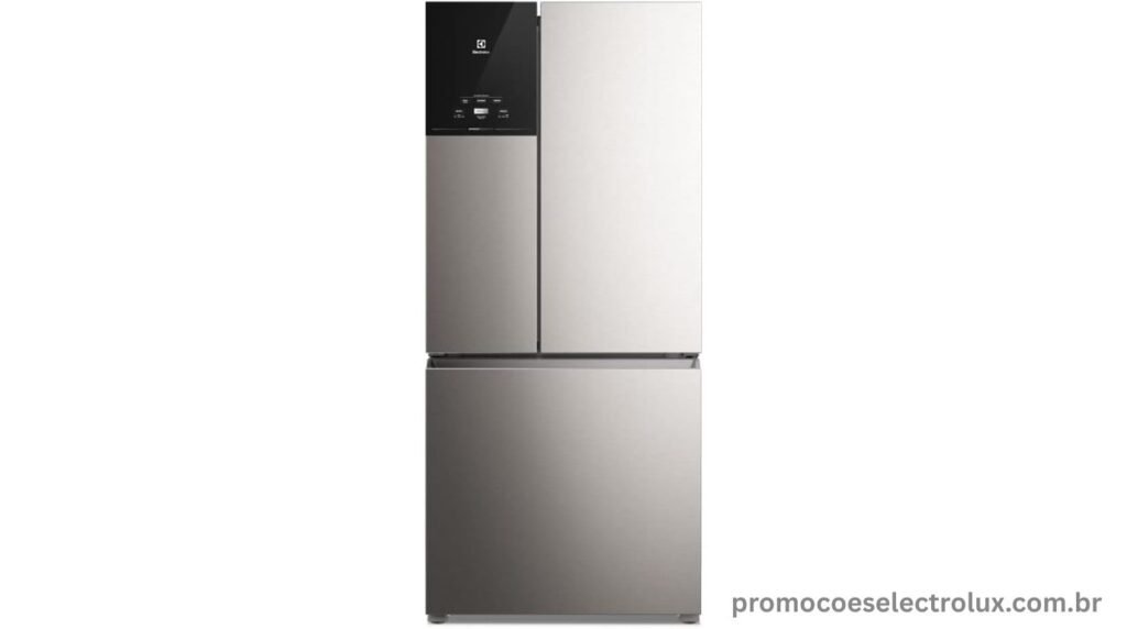 Geladeira Electrolux Frost Free Inverter IM8S 590L Inox Look 3 Portas em cozinha moderna